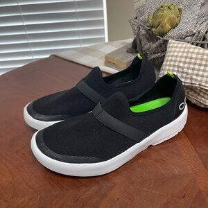 OOFOS OOmg EeZee Low Mesh Slip On  Sneakers